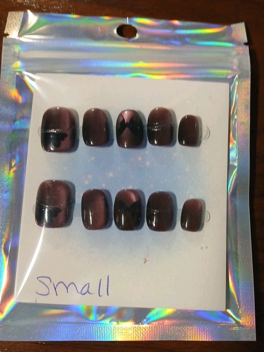 Set Of 4 Size Small Press-On Nails