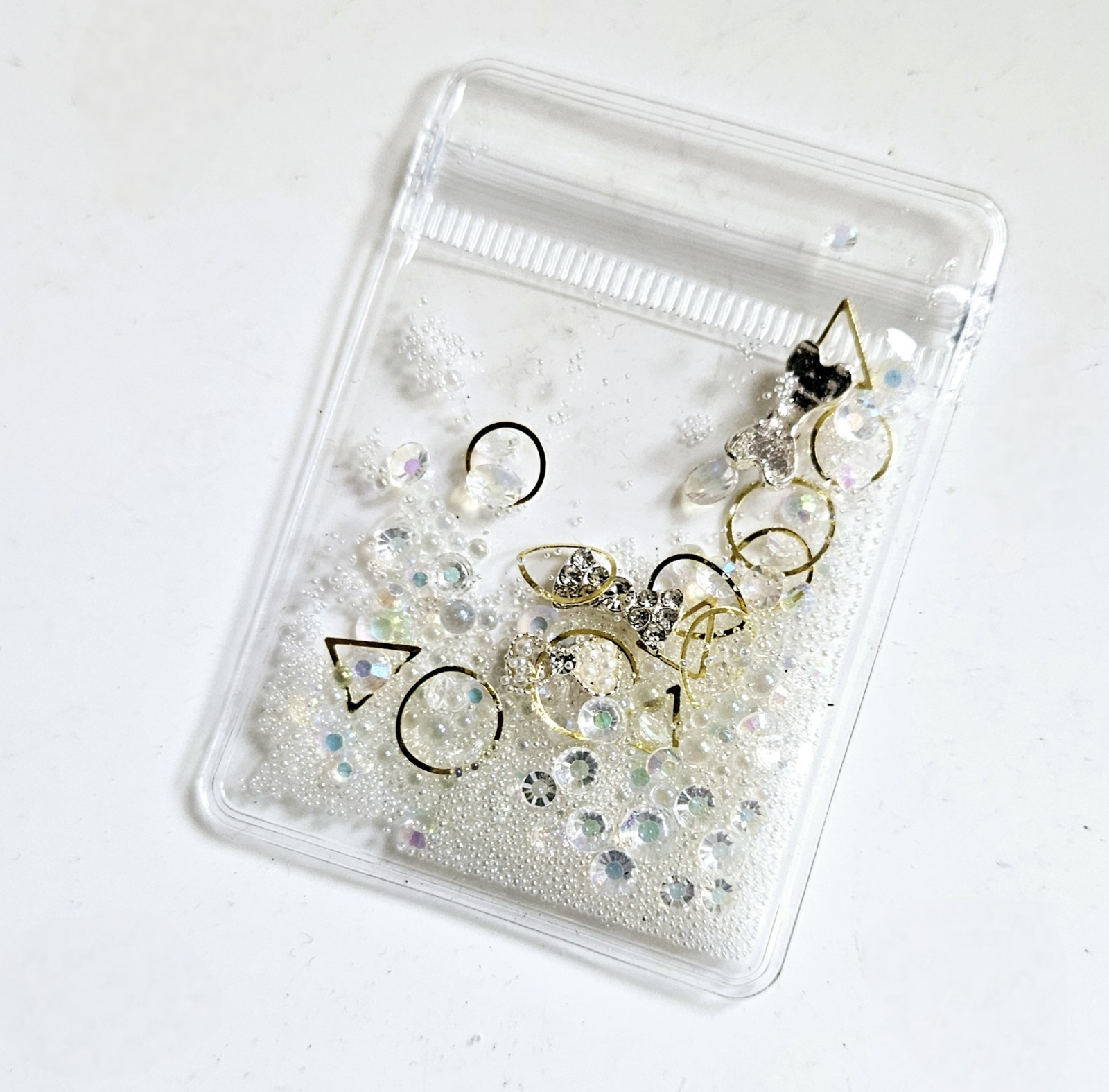 NWT NAIL ART DESIGN GEMS, BEADS & FINDINGS MIXTURE: WHITE CRYSTAL!