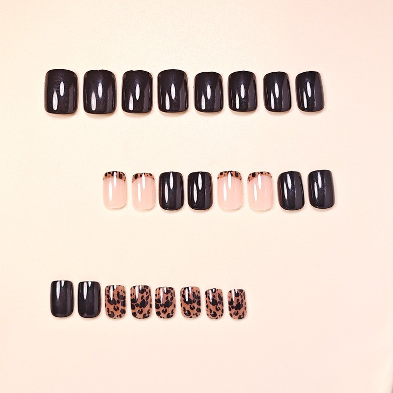 48Pcs-Classic Black Leopard Press on Nails Glossy Short Square Nail Art Set
