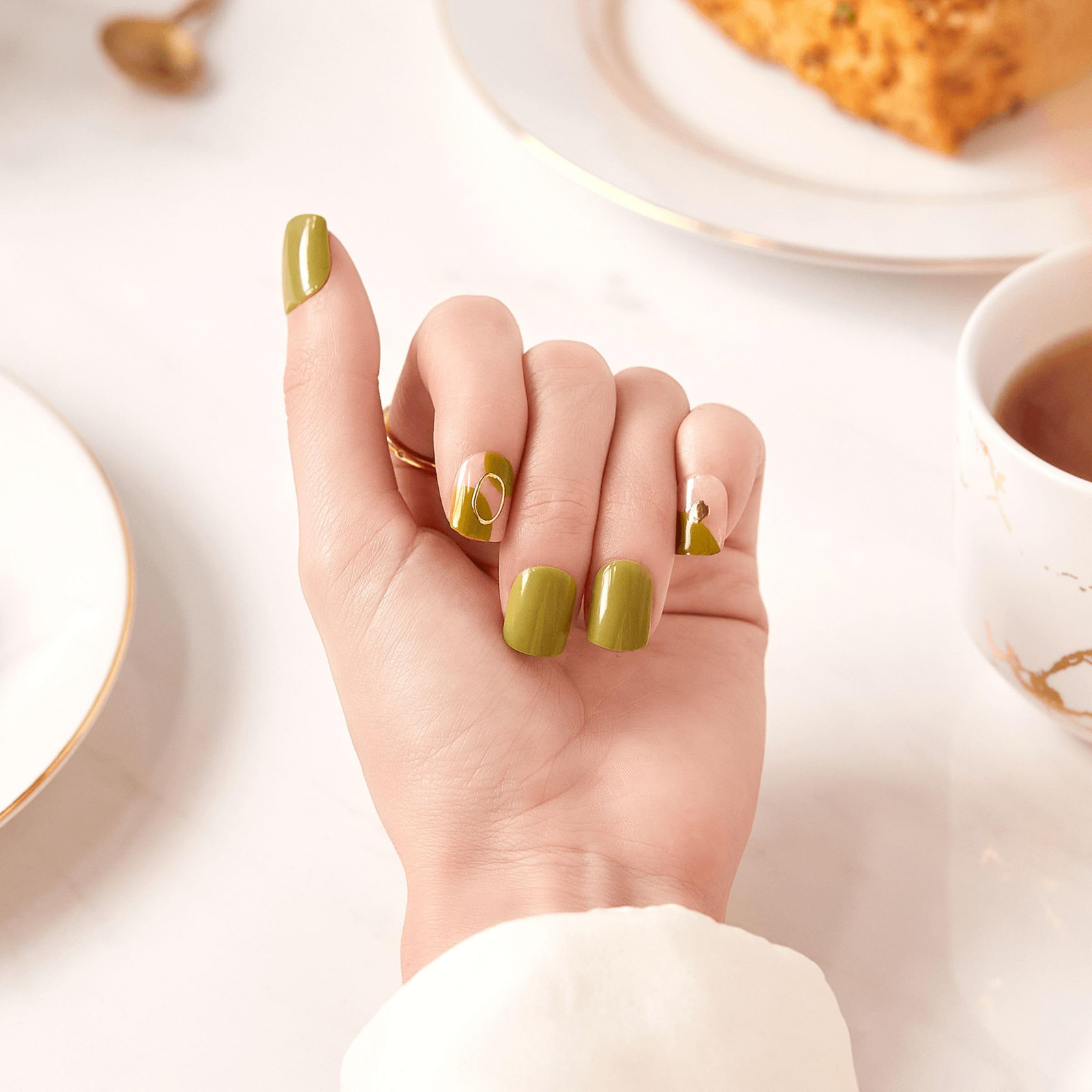 imPRESS Press On Nails 30 Count Salon Quality Easy Apply Chip Proof Waterproof