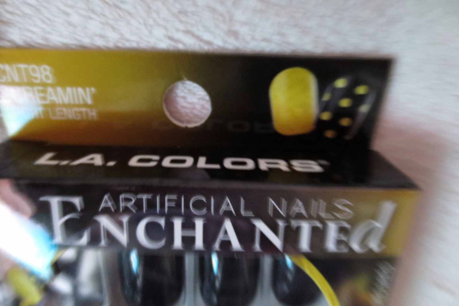 L.A. Colors Artificial Nails Enchanted Halloween Black/Gold Short New