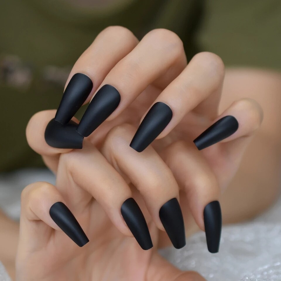 Press on Nails kit with glue Matte Coffin white maroon green black