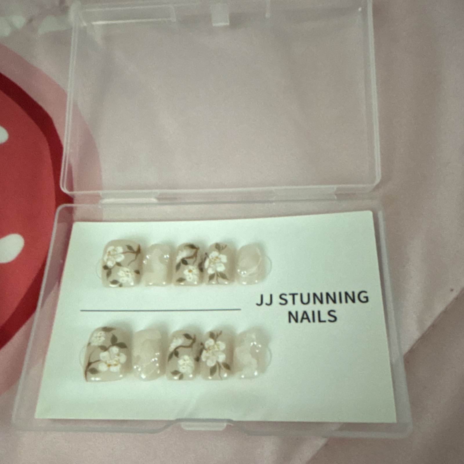 JJ Stunning Nails Press-On Nails Beige White Brown Floral 3D Square
