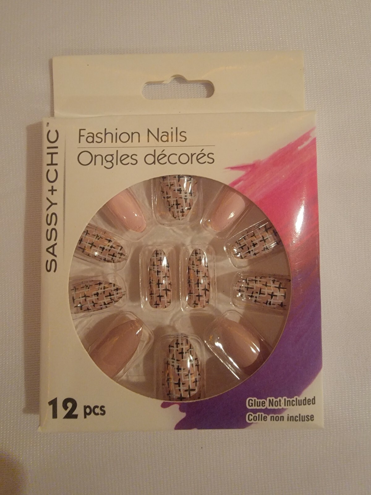 Sassy+Chic Fashion Nails – 4 packs – New! “Trendy” Designs & Electronic Nail Kit