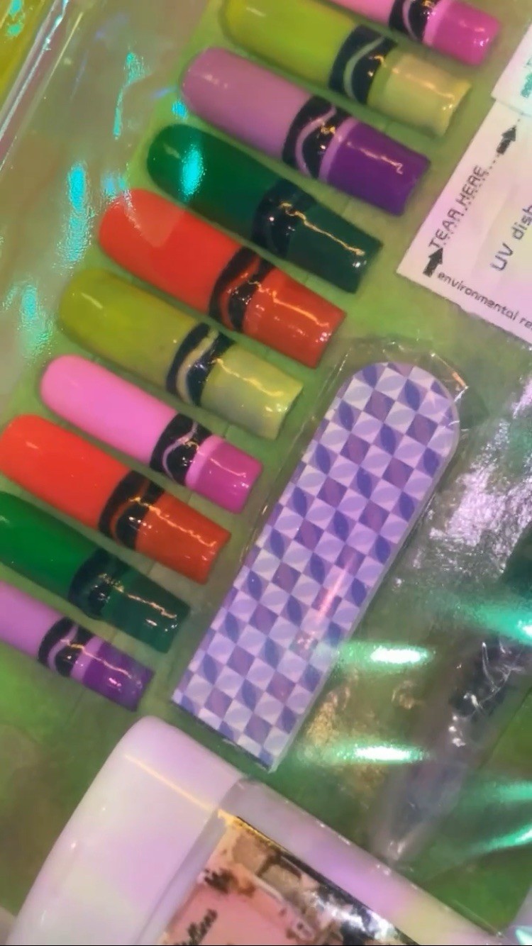 Crayola Multicolor Press on Nails with lotion, cuticle oil & crayon box