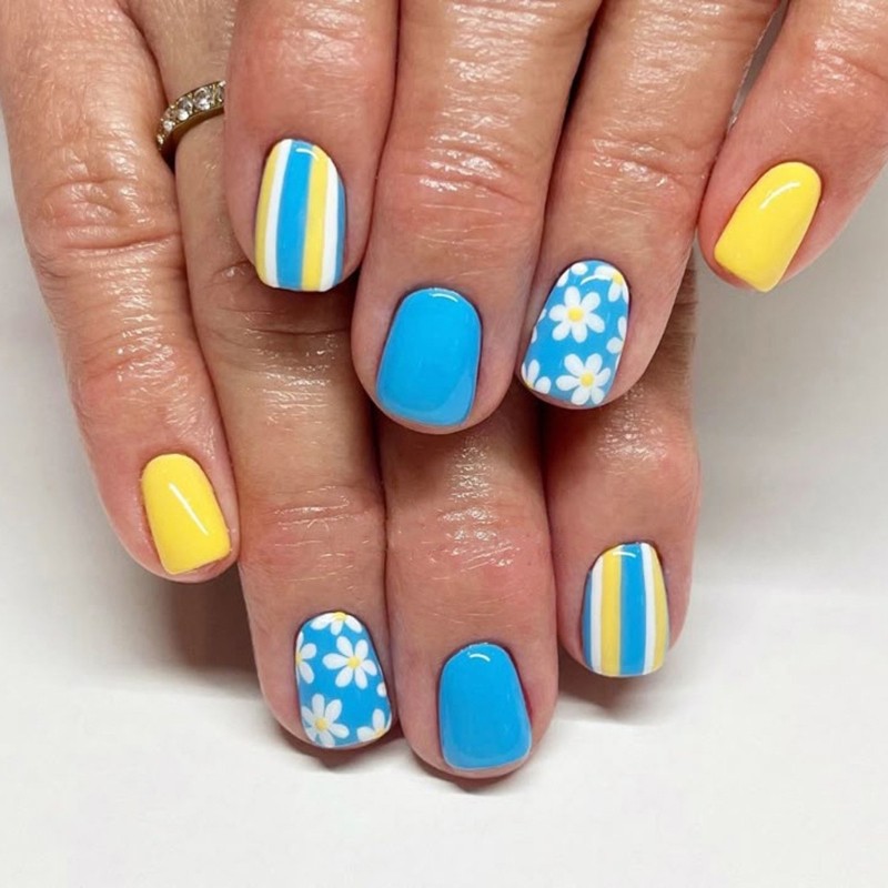 24 Pcs Lovely Flowers False Nail Simple Press On Nail Short Square Acrylic Nail