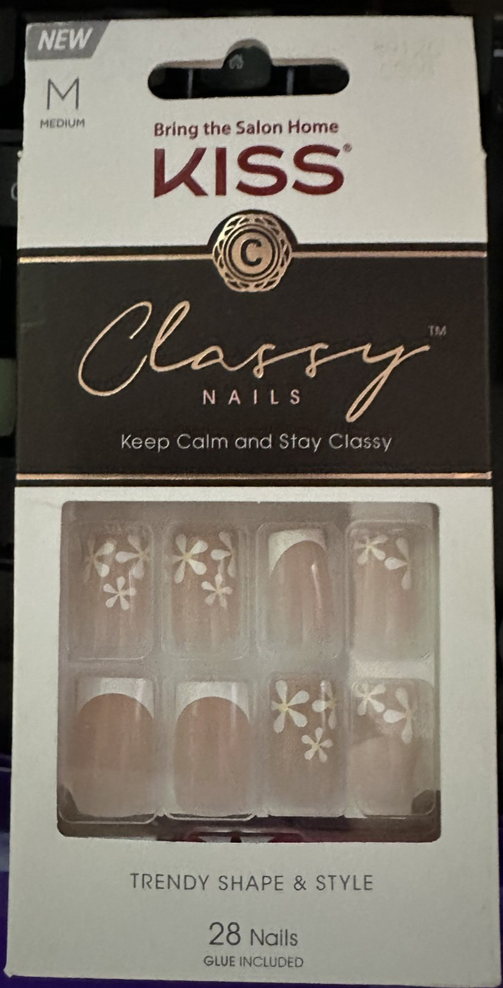 Kiss Nails Glam Fantasy Glue/Press on Medium White Flower French tip