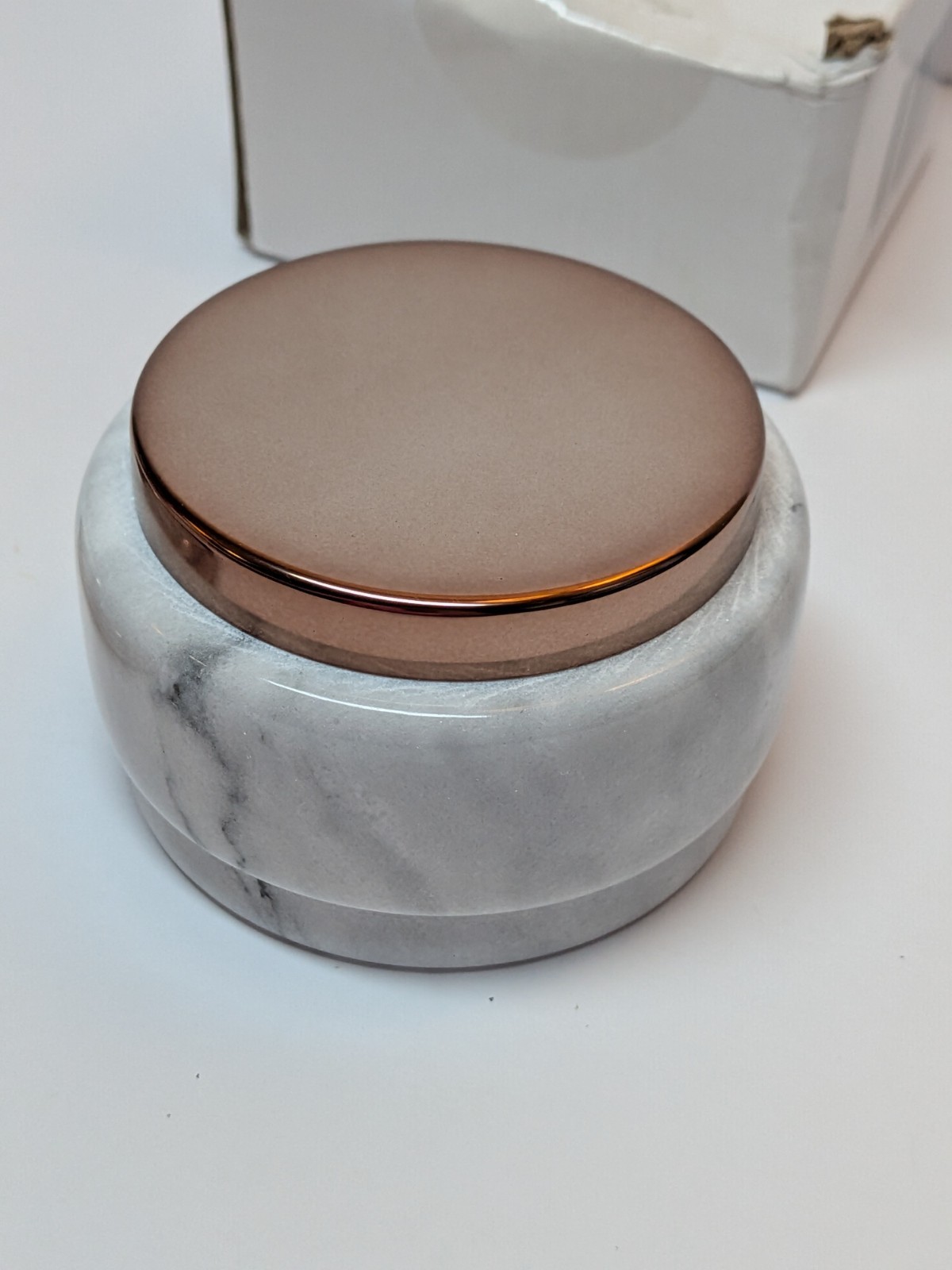 Sistaco “The Pedestal” Nail Powder Catch Tray Carrara Marble ~ New w/Flaw