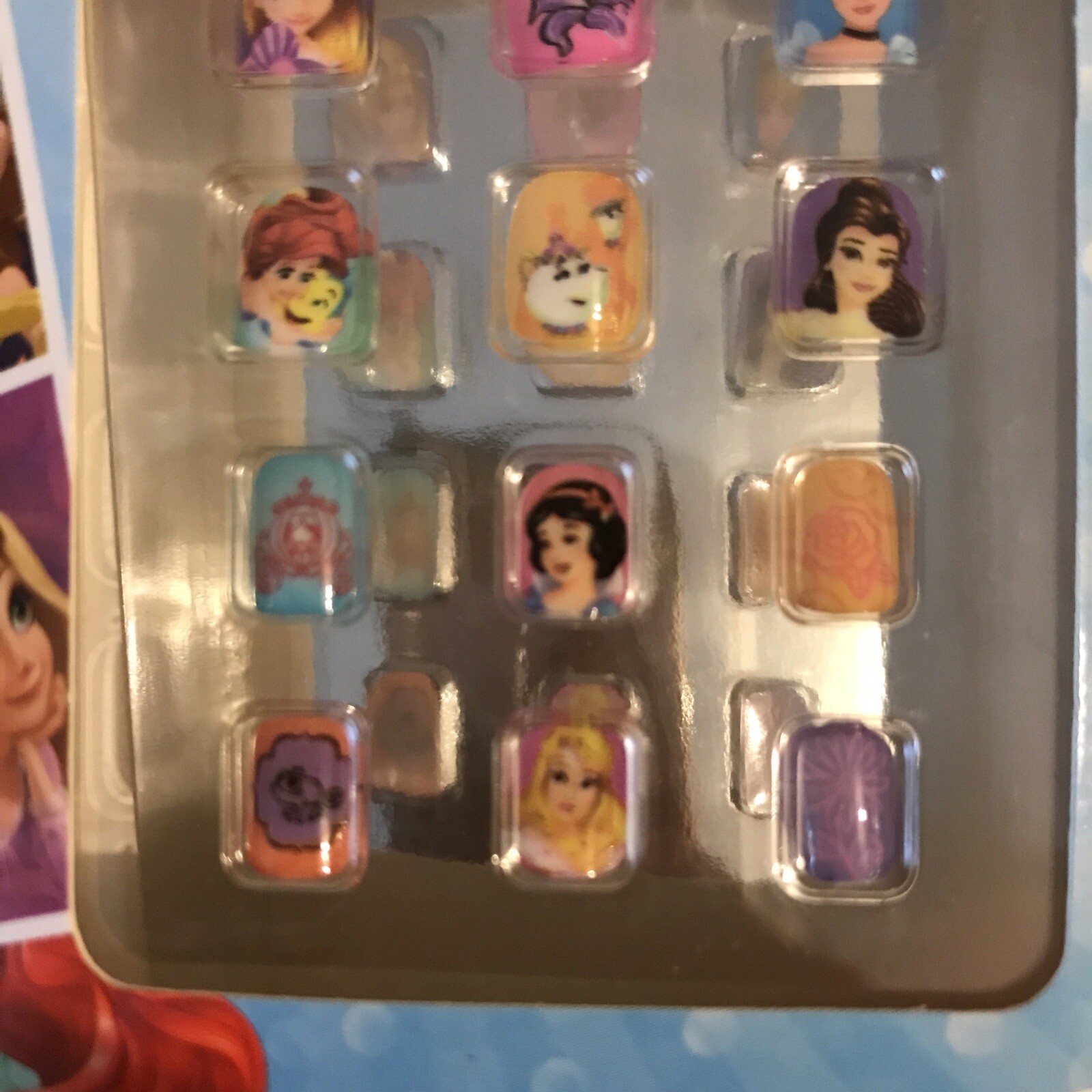 DISNEY PRINCESS GIRLS 12 PIECE PRESS-ON NAIL SET – NEW IN BOX
