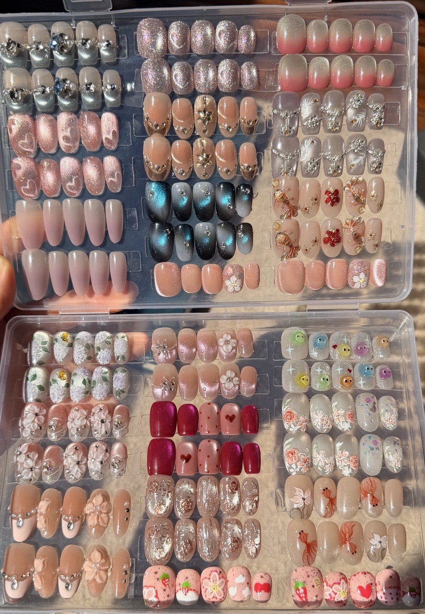 USED press on nails short handmade with box, slightly used, 20 sets, size M