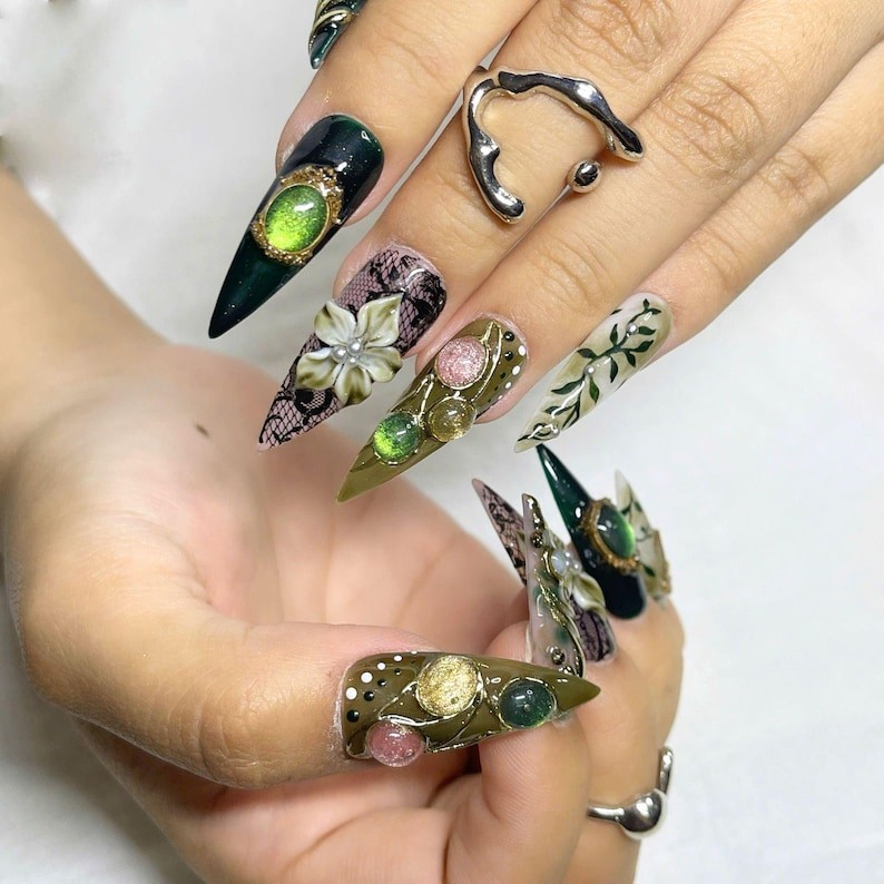 Vintage Green Gold Gemstone Press On Nails Floral Lace Luxury Fake Nails Glue On
