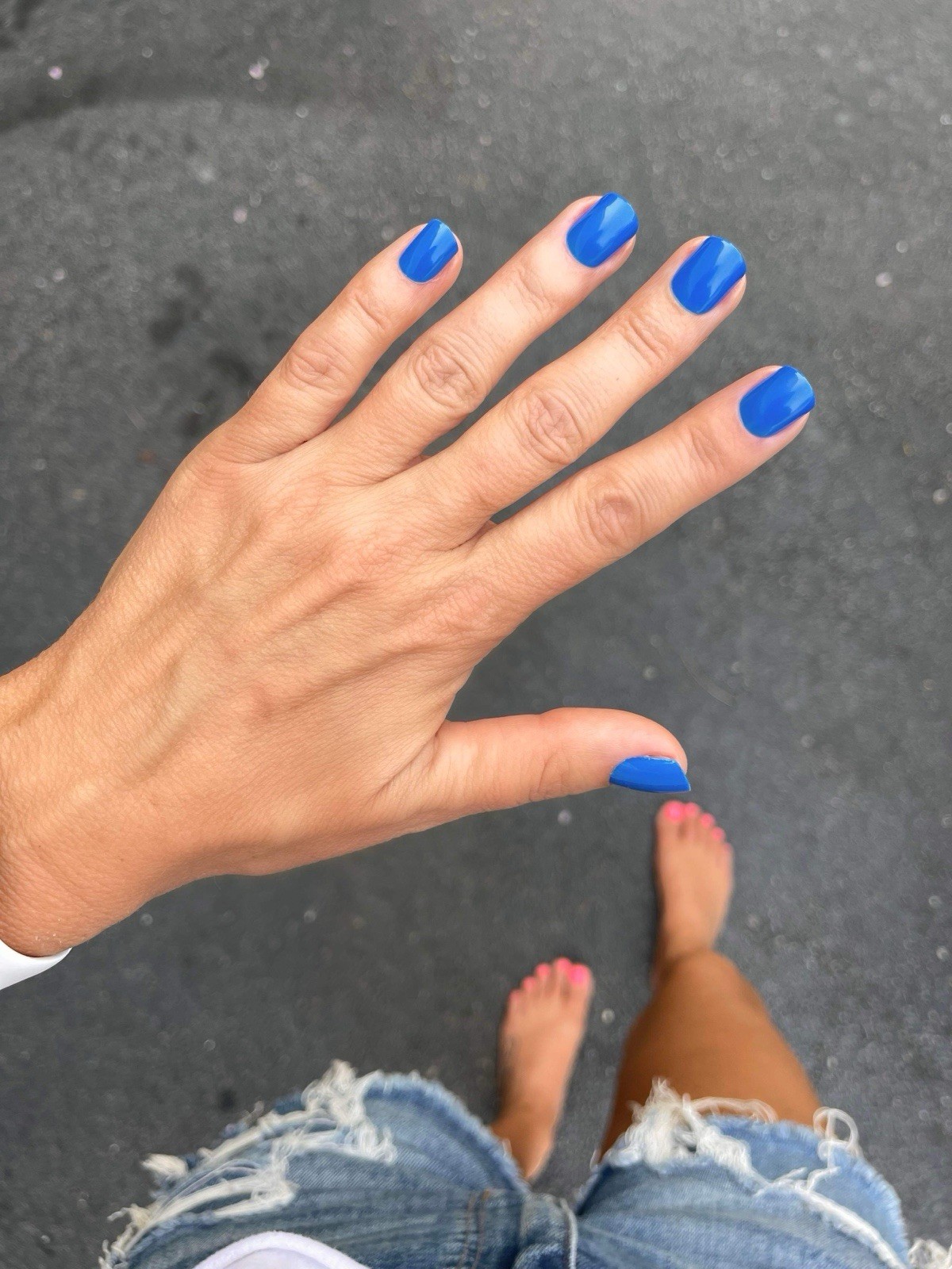 Red Aspen Press On Nails, Short Square, Blue Skye